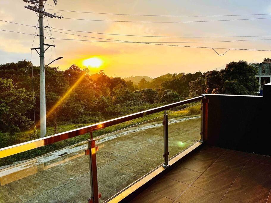Overlooking Staycation At Sandari Batulao Tagaytay City Exterior photo